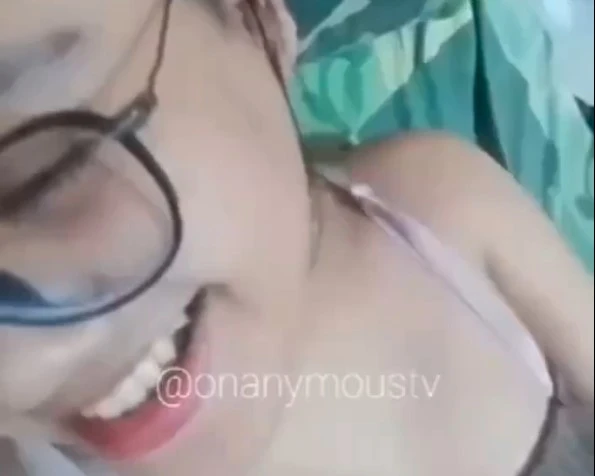 Abg Kacamata Bening Mulus Ome TV
