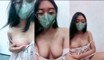 Yasmine Remas Nenen Jadi Pengen Kenyot
