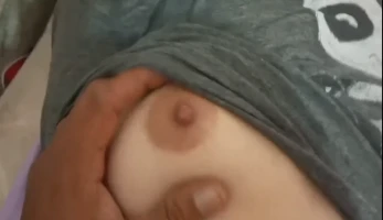 Crot Didalem Memek Pembantu Cantik
