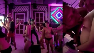 Pesta Bugil Bersama Para LC Karaoke