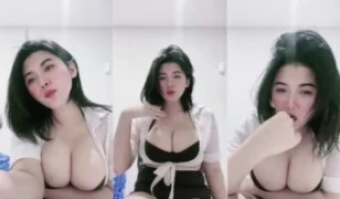 Belahan Dada Pinkan
