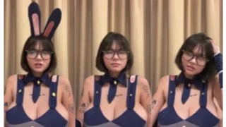 Cindy Berli Tobrut Idola Cosplay Kelinci Imut Kacamata Instagram
